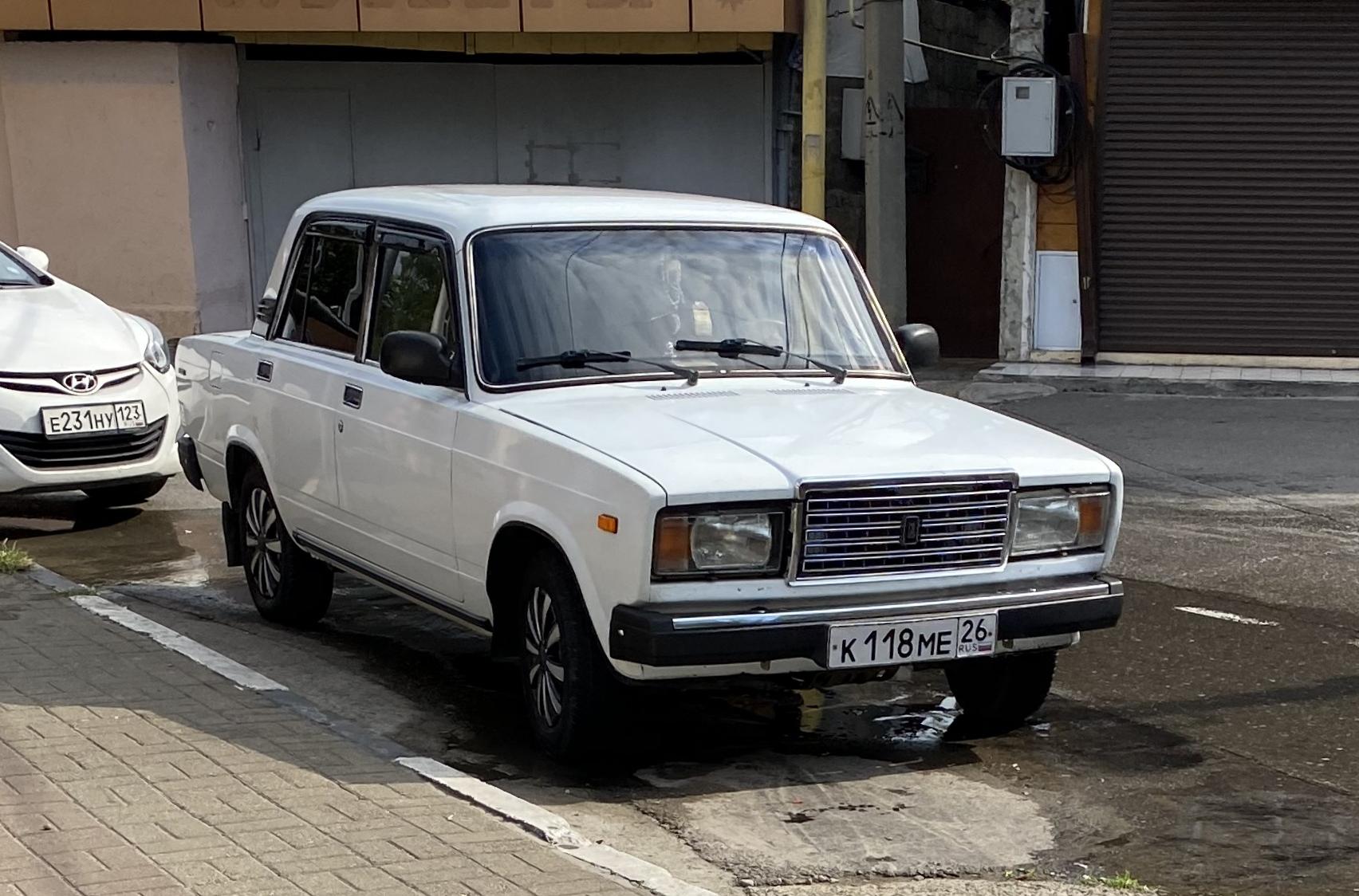 Автомобиль госномер К118МЕ26