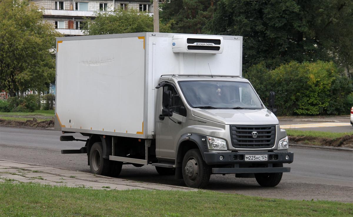 Автомобиль госномер М225НС124
