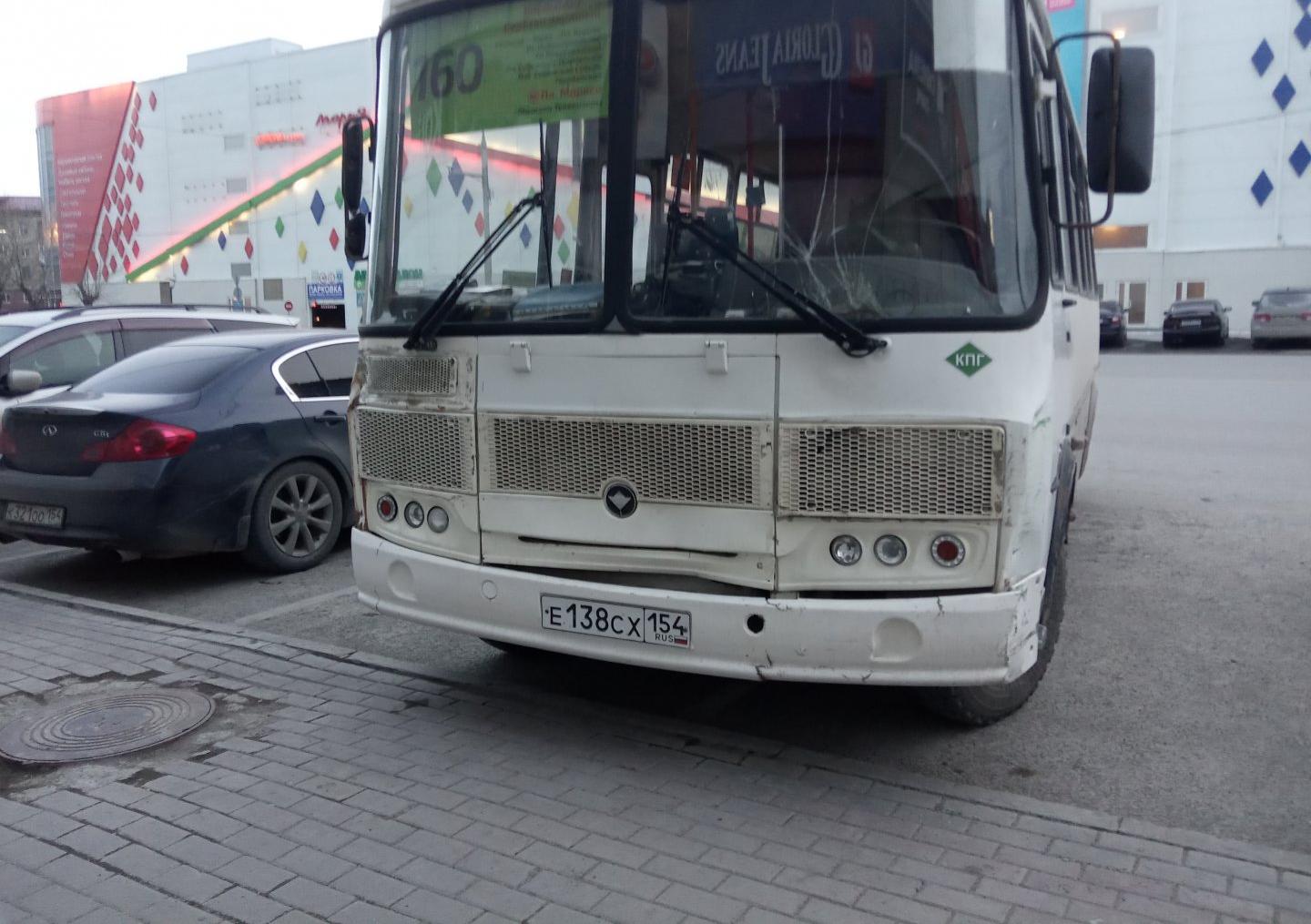 Автомобиль госномер Е138СХ154