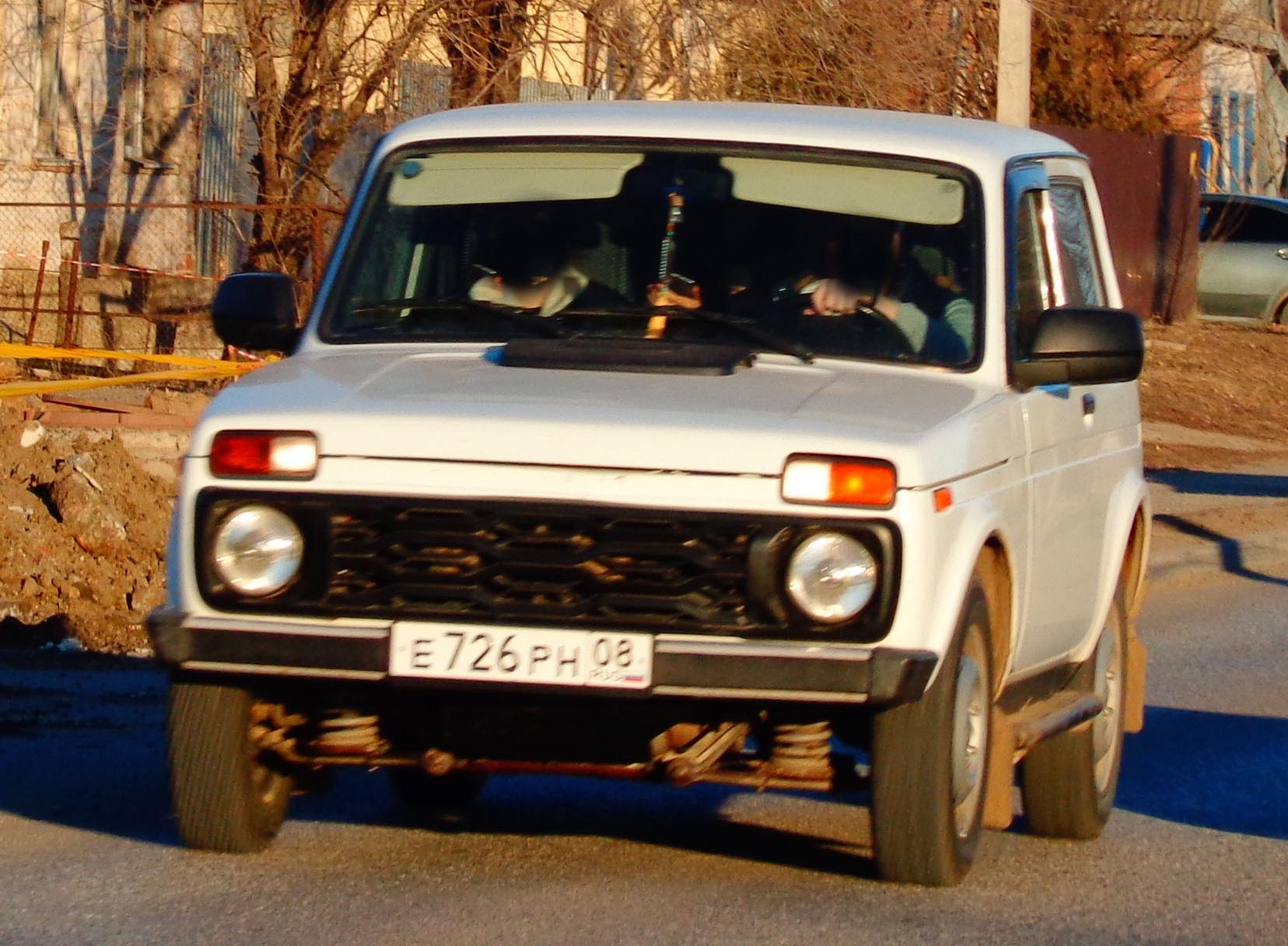 Автомобиль госномер Е726РН08
