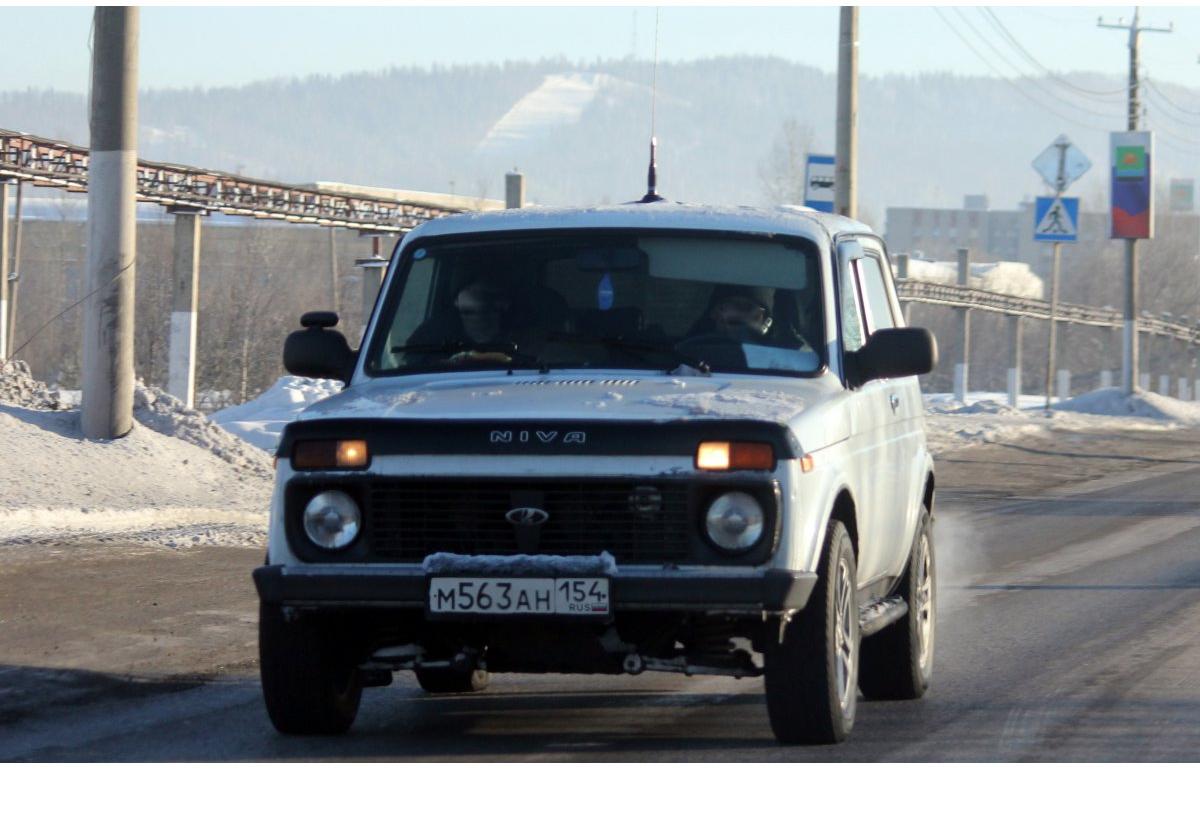 Автомобиль госномер М563АН154