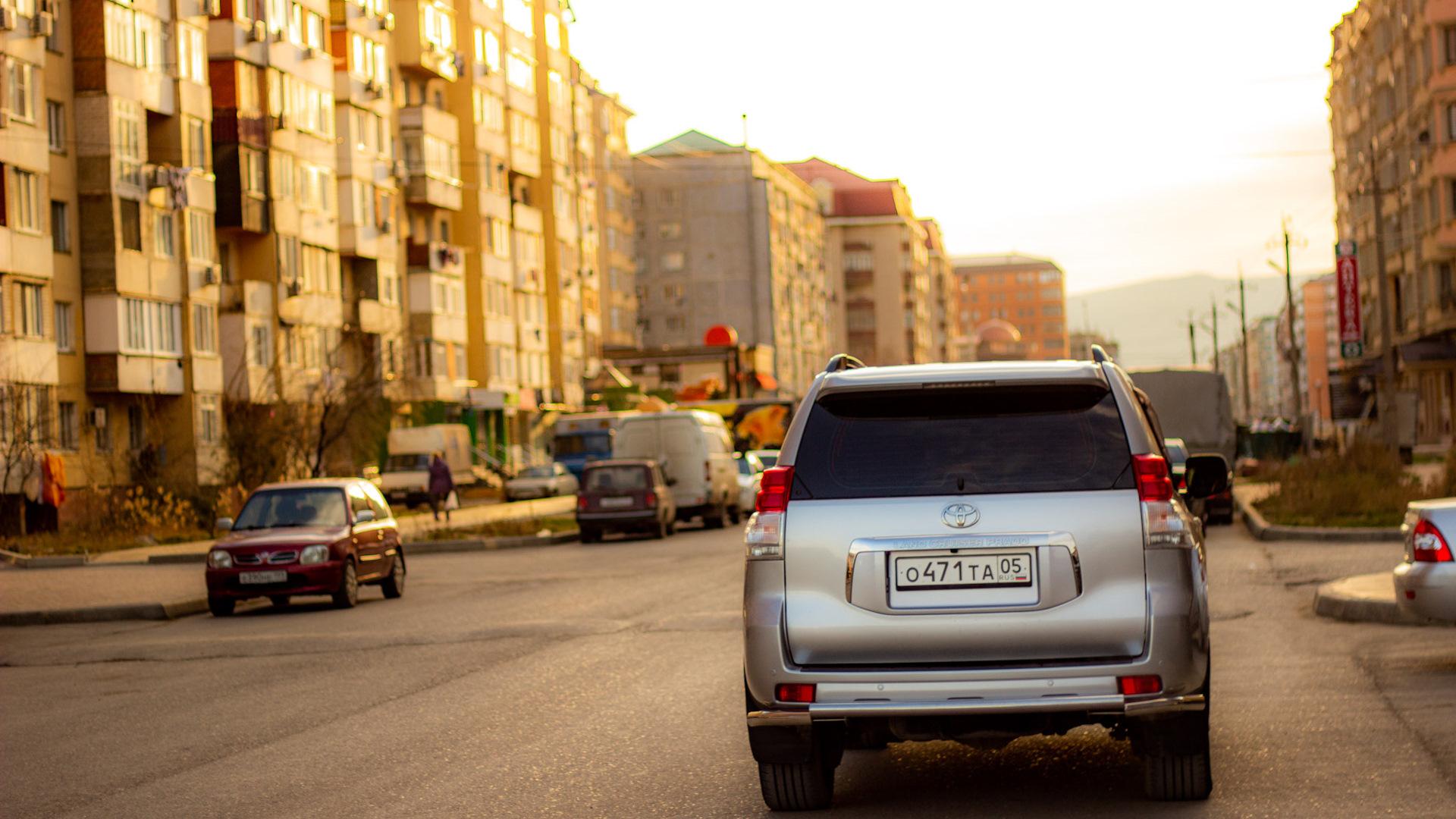Автомобиль госномер О471ТА05
