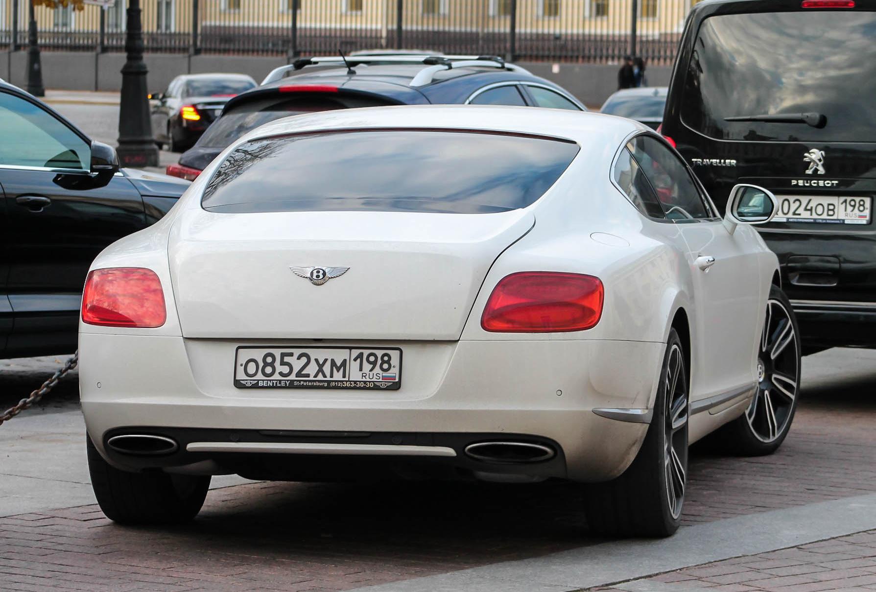Автомобиль госномер О852ХМ198