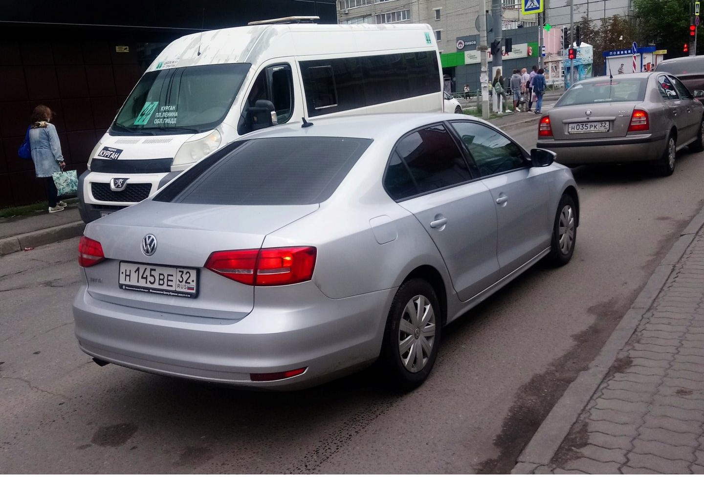 Автомобиль госномер Н145ВЕ32