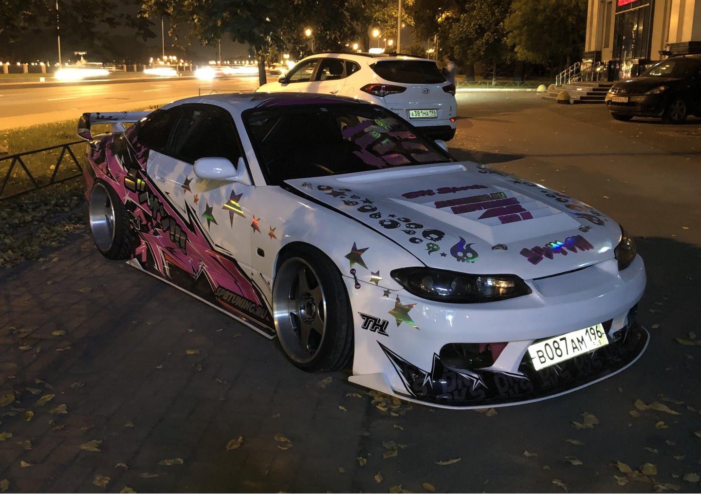 Автомобиль госномер В087АМ196