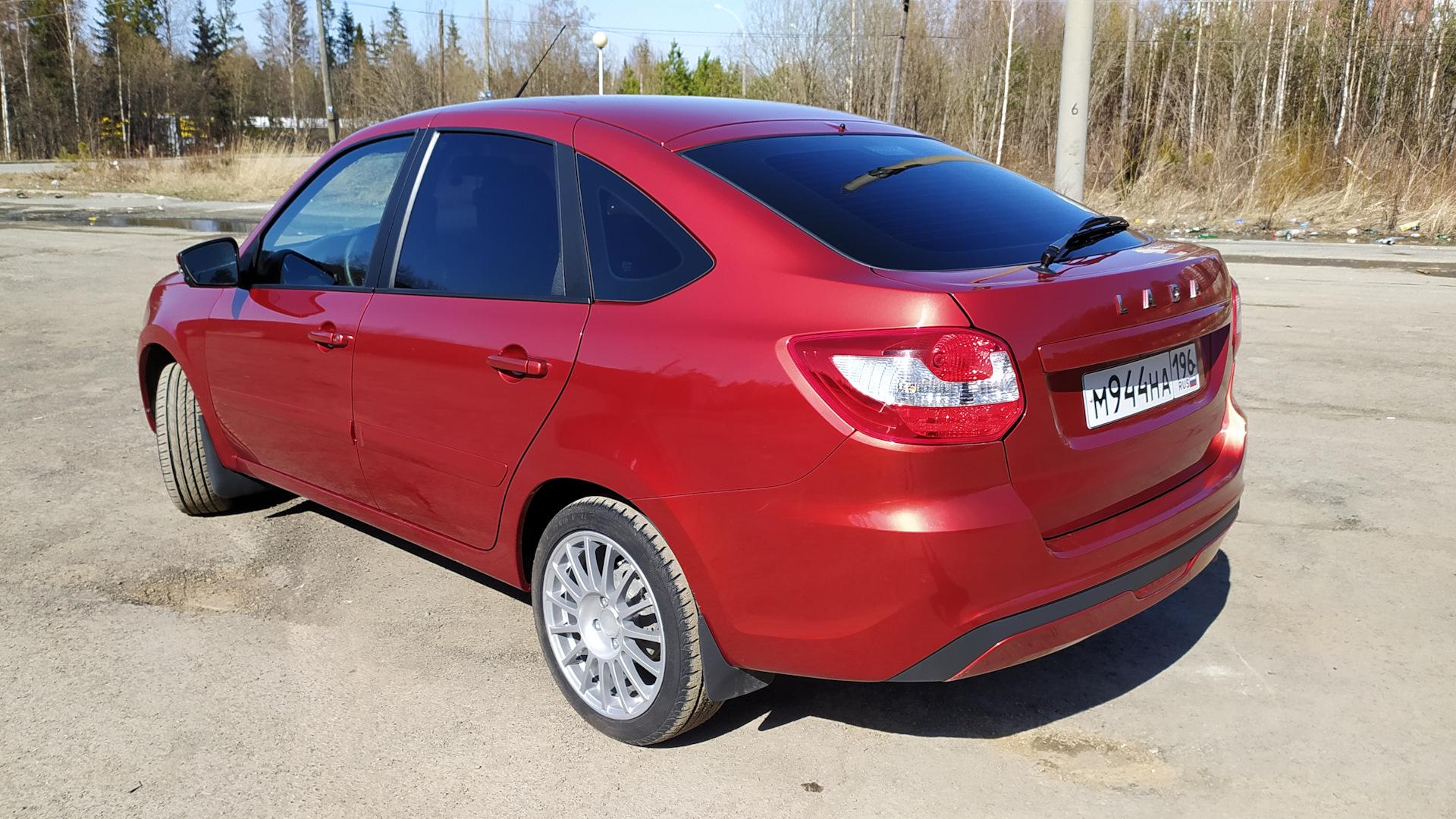 Автомобиль госномер М944НА196
