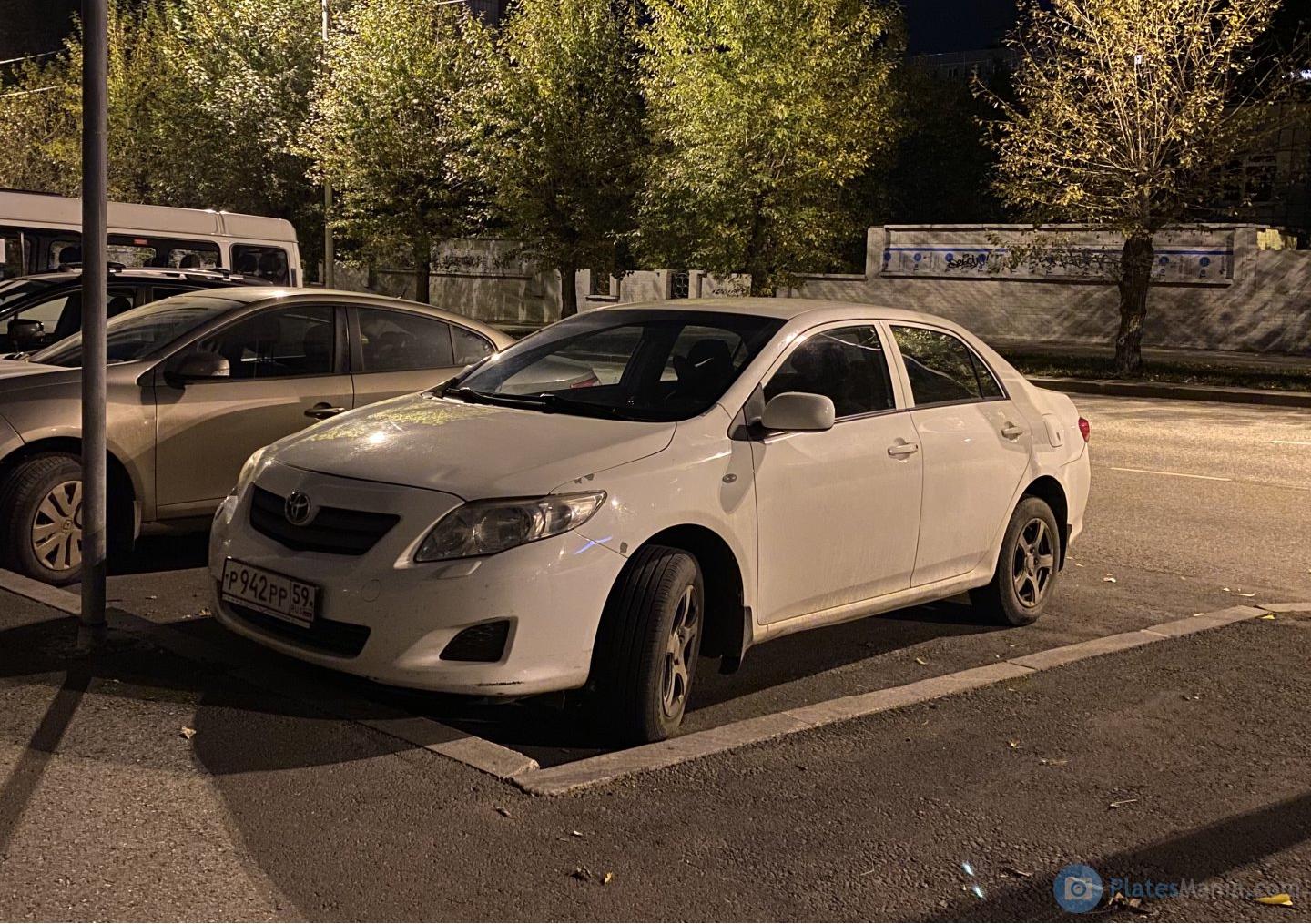 Автомобиль госномер Р942РР59