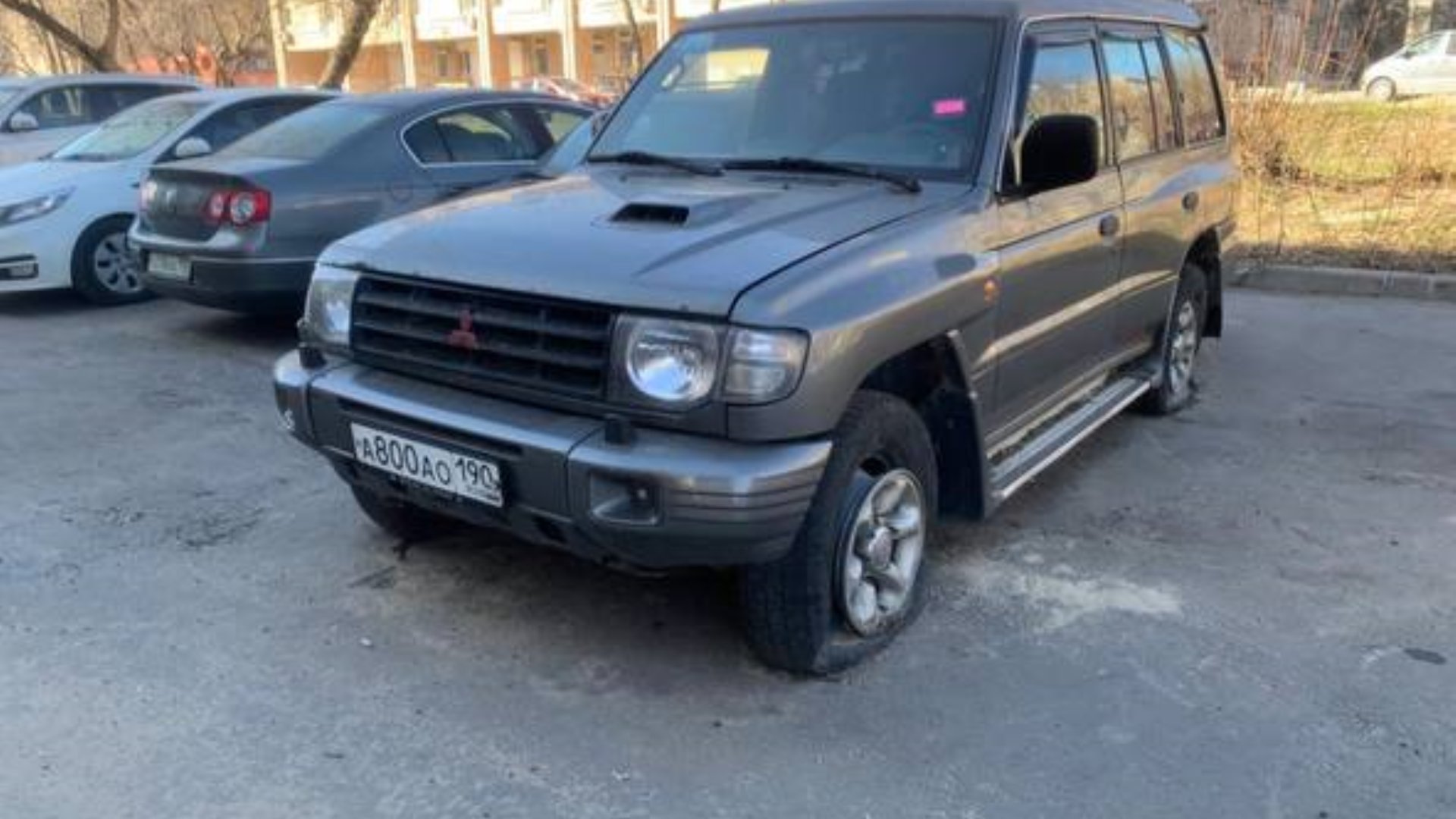 Автомобиль госномер А800АО190