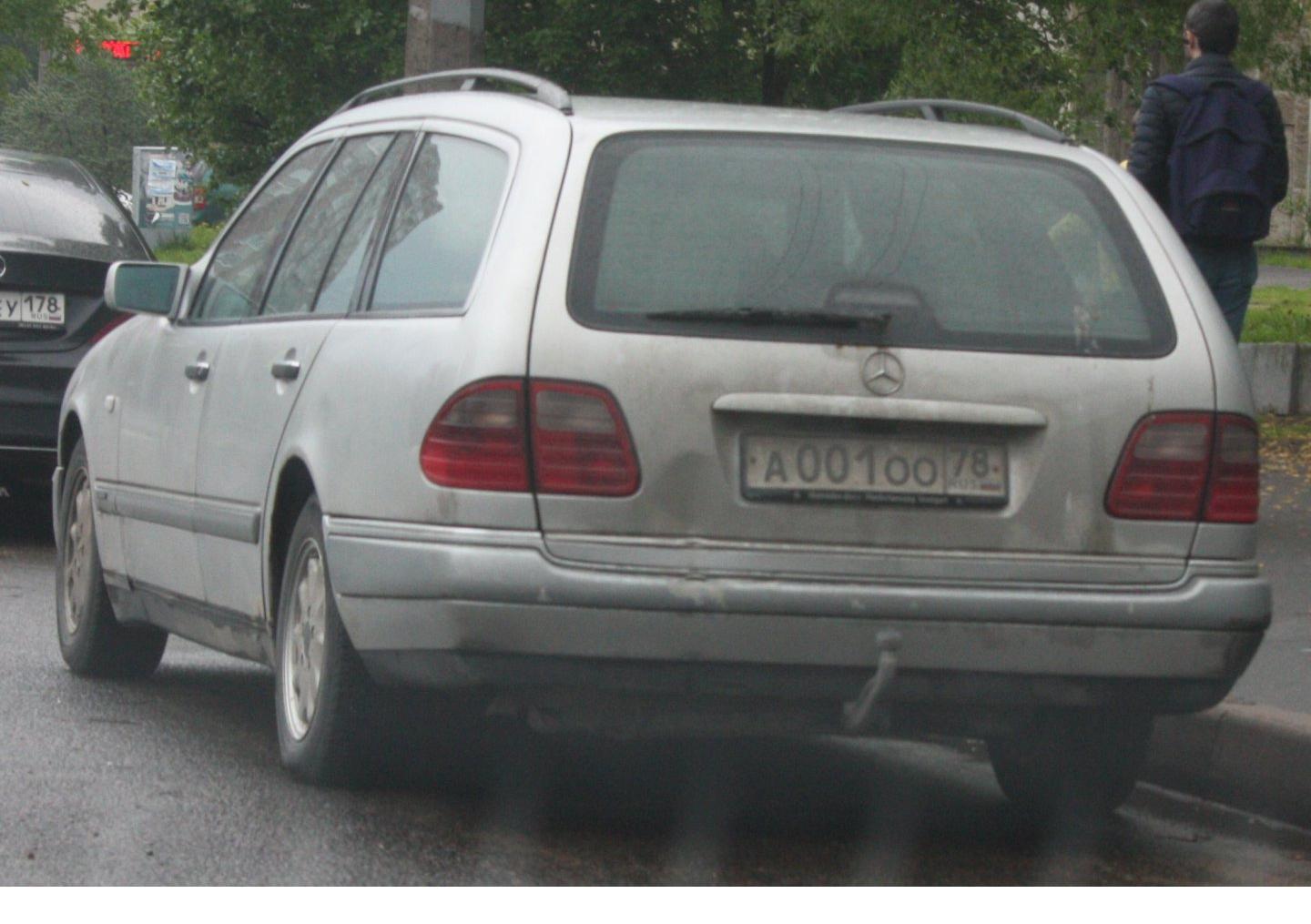 Автомобиль госномер А001ОО78