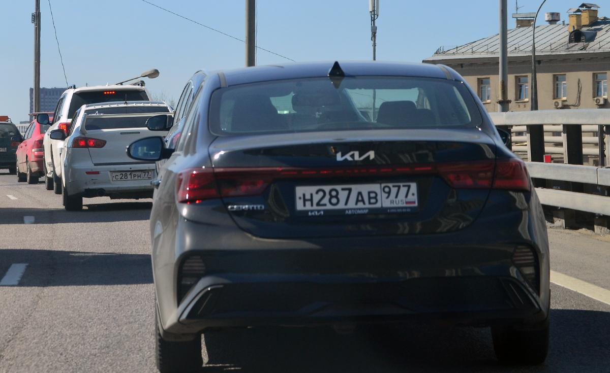 Автомобиль госномер Н287АВ977
