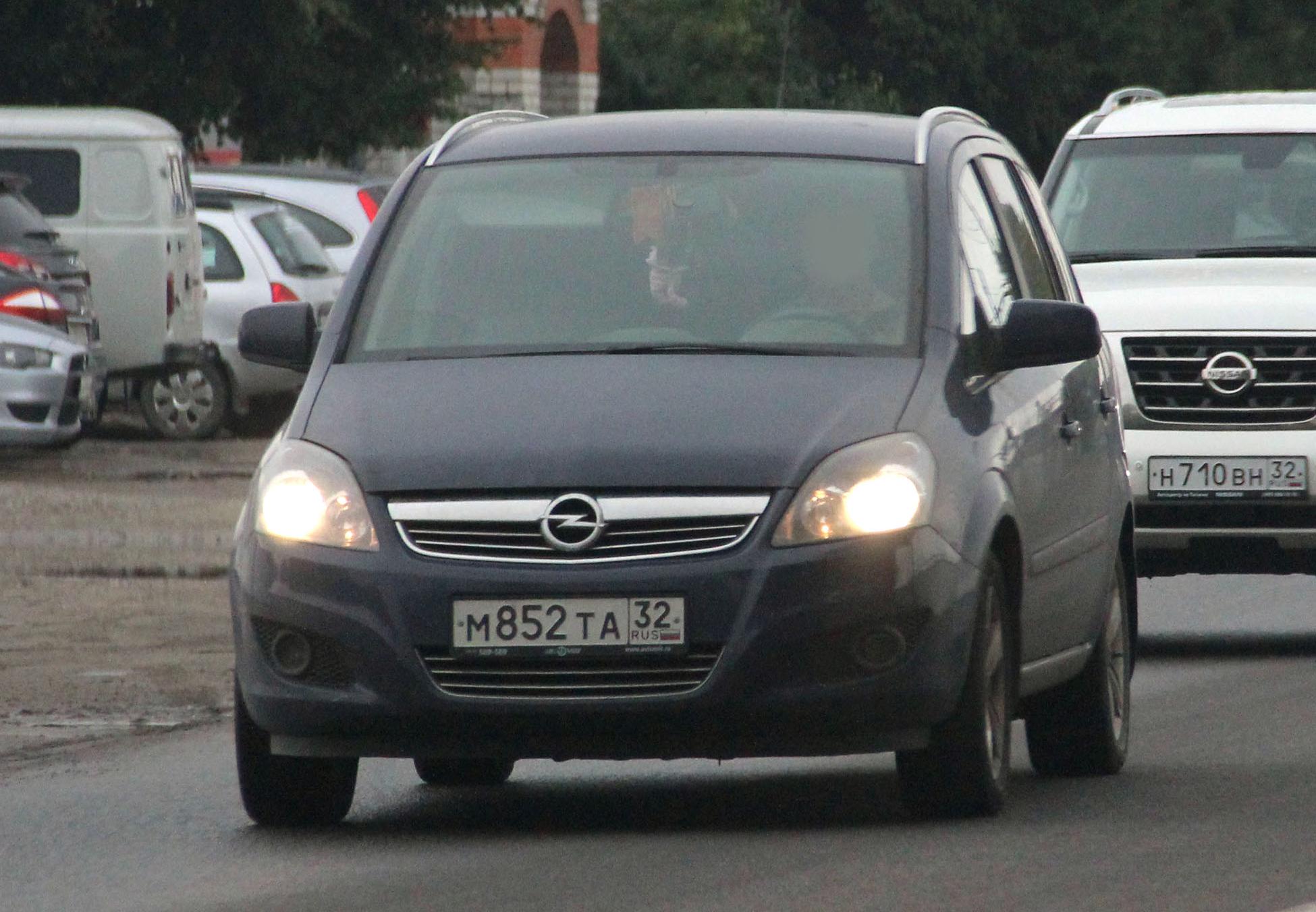 Автомобиль госномер М852ТА32