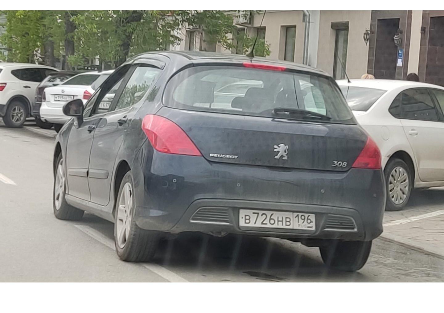Автомобиль госномер В726НВ196