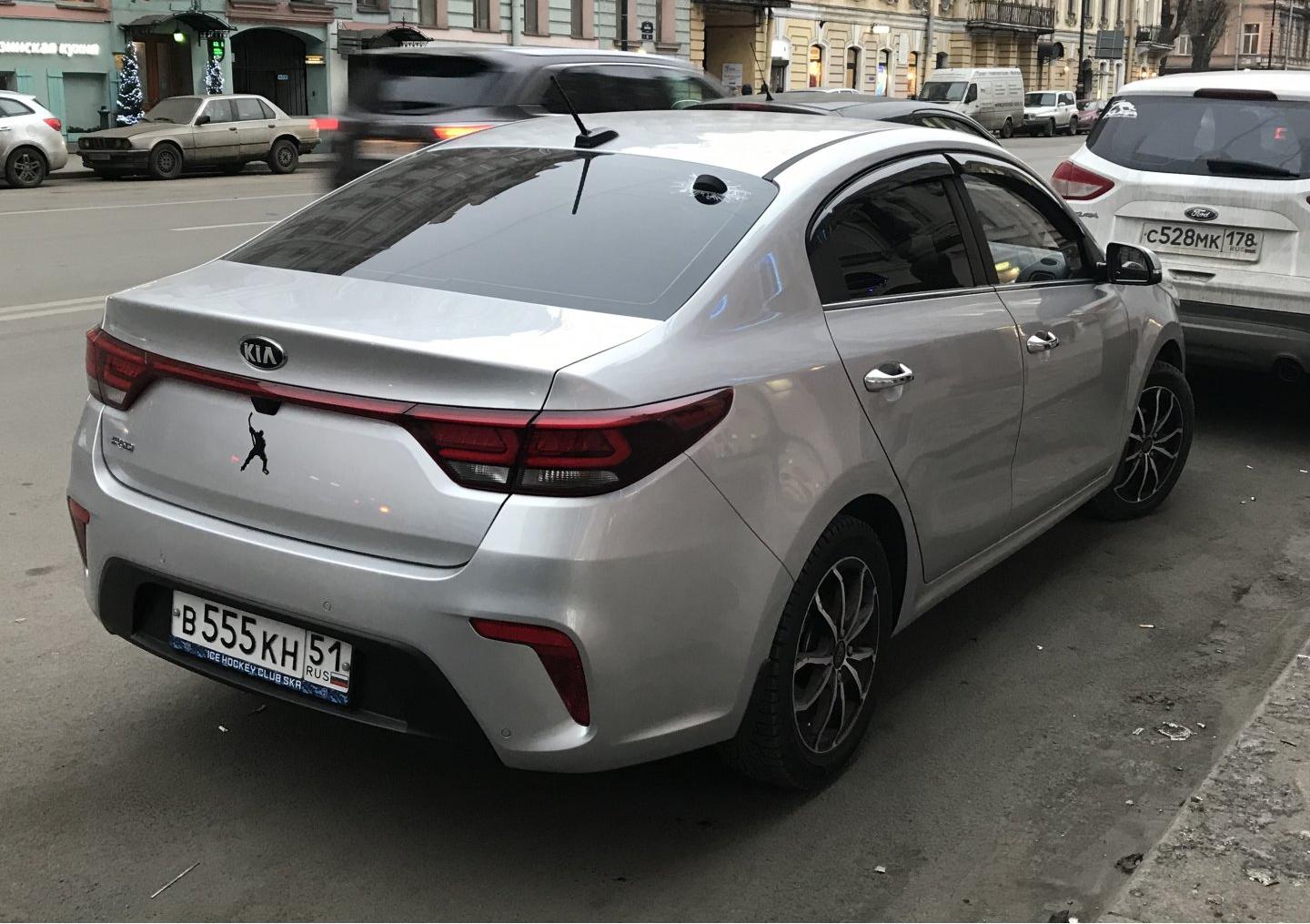 Автомобиль госномер В555КН51