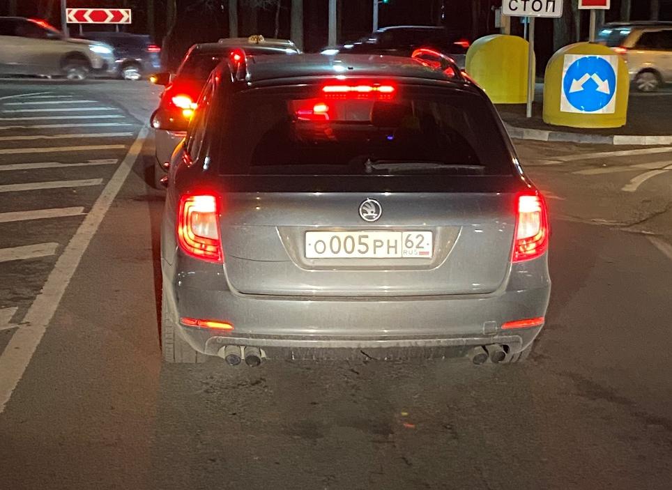 Автомобиль госномер О005РН62