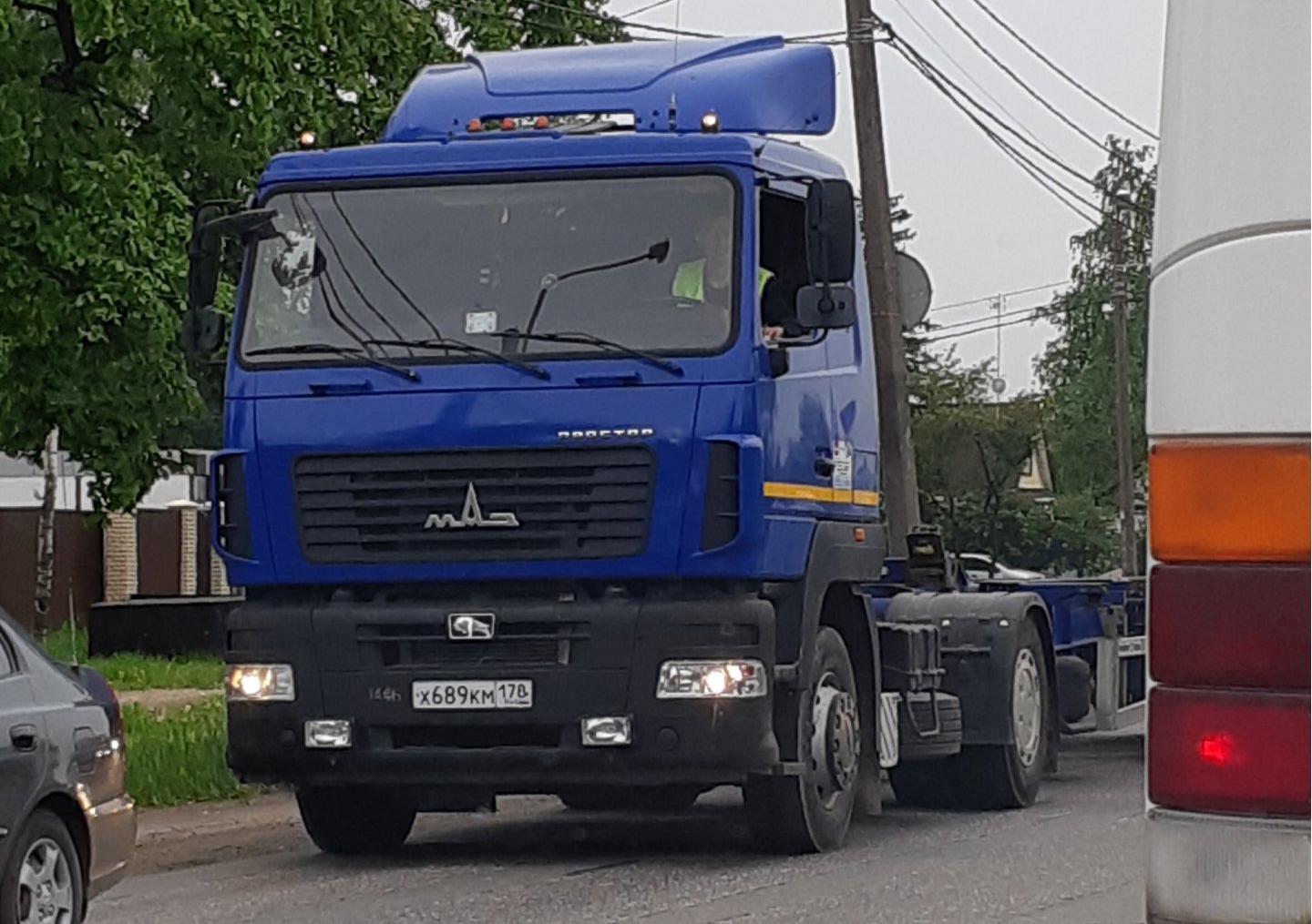 Автомобиль госномер Х689КМ178
