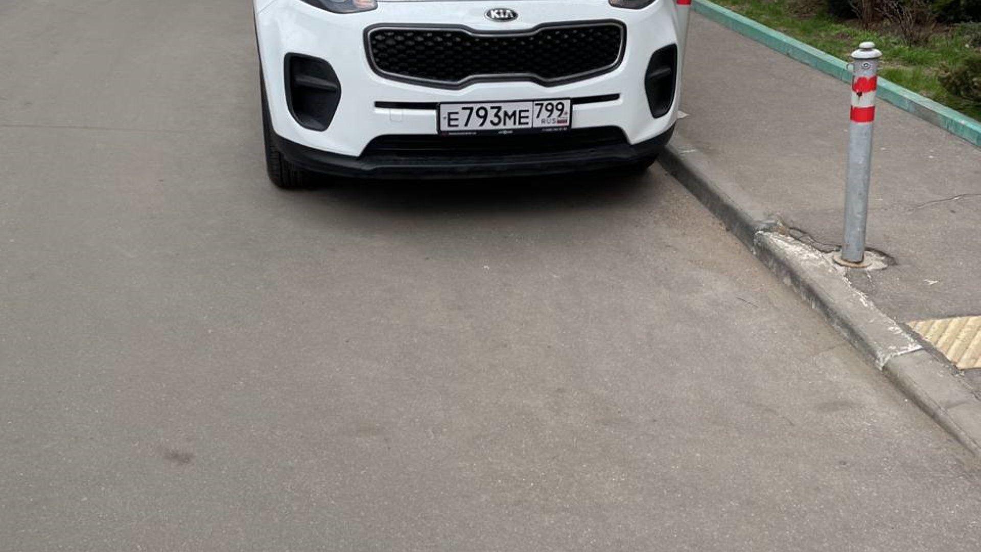 Автомобиль госномер Е793МЕ799