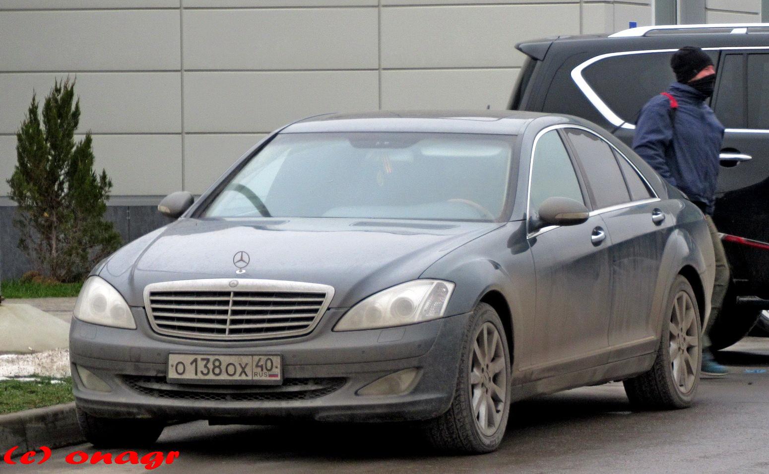 Автомобиль госномер О138ОХ40