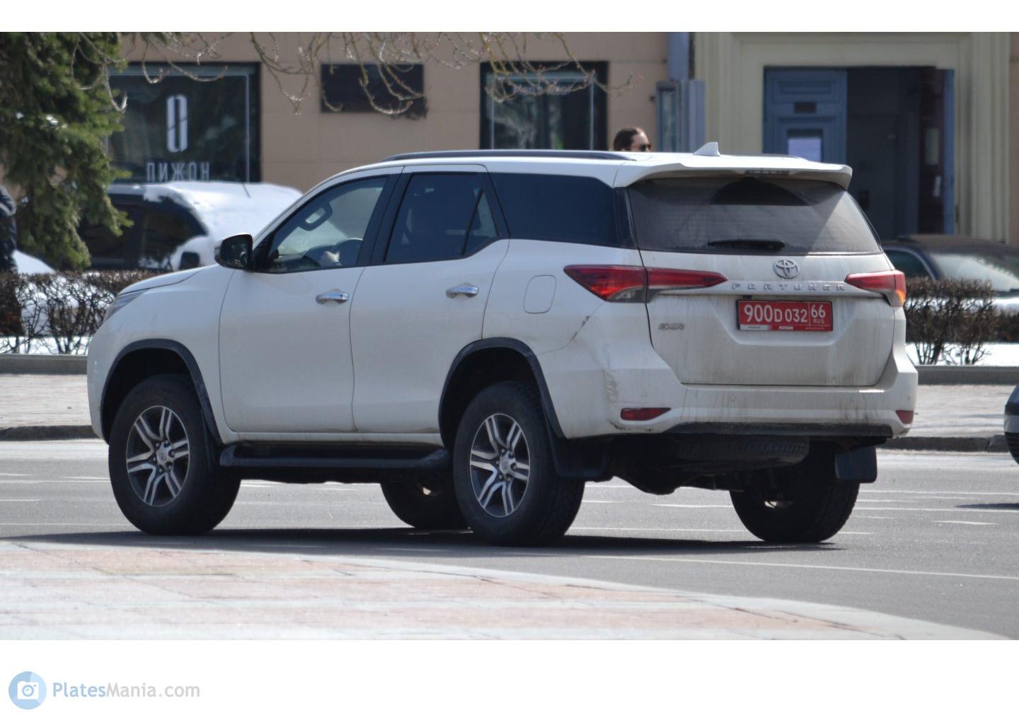 Автомобиль госномер 900D03266