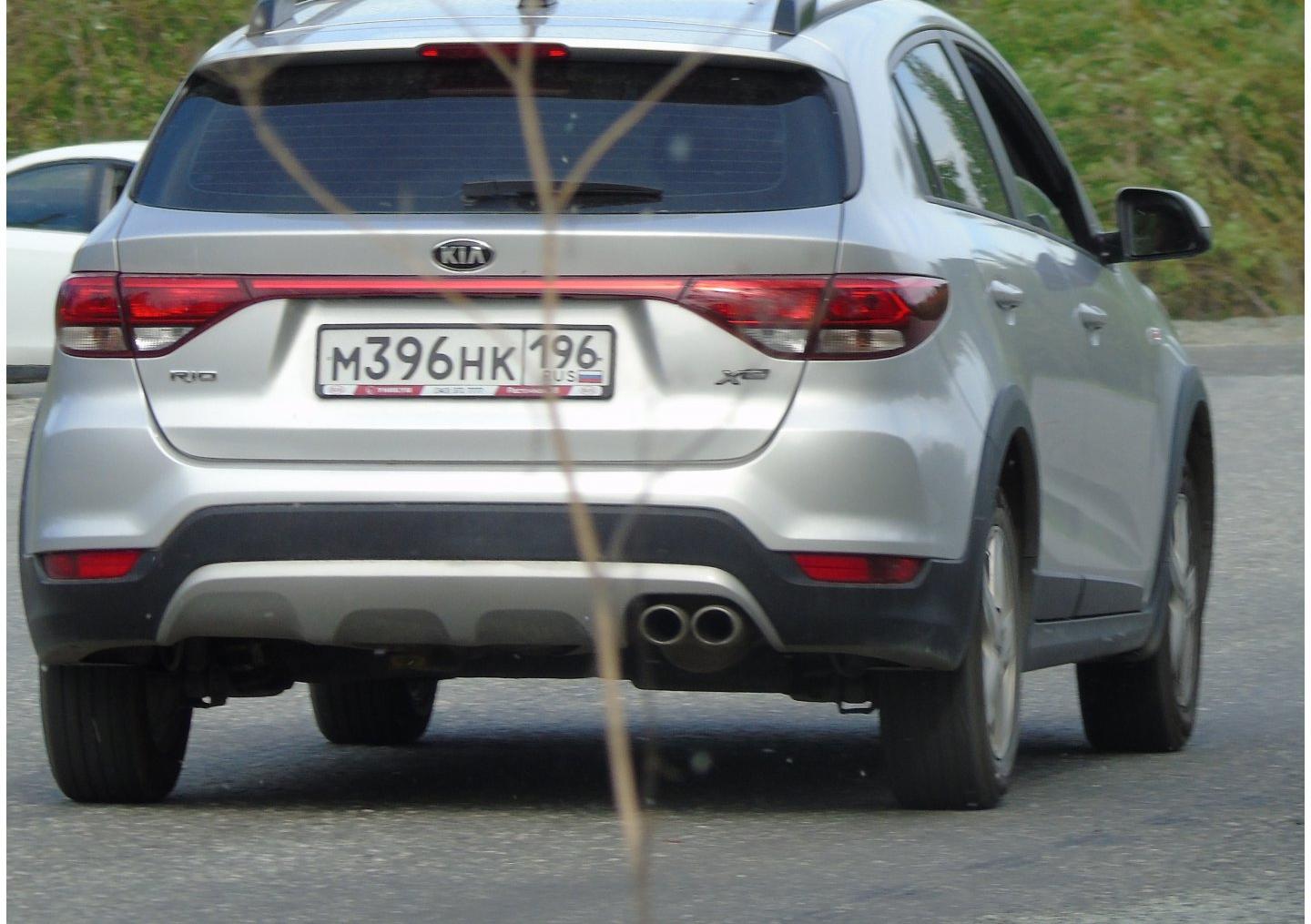 Автомобиль госномер М396НК196