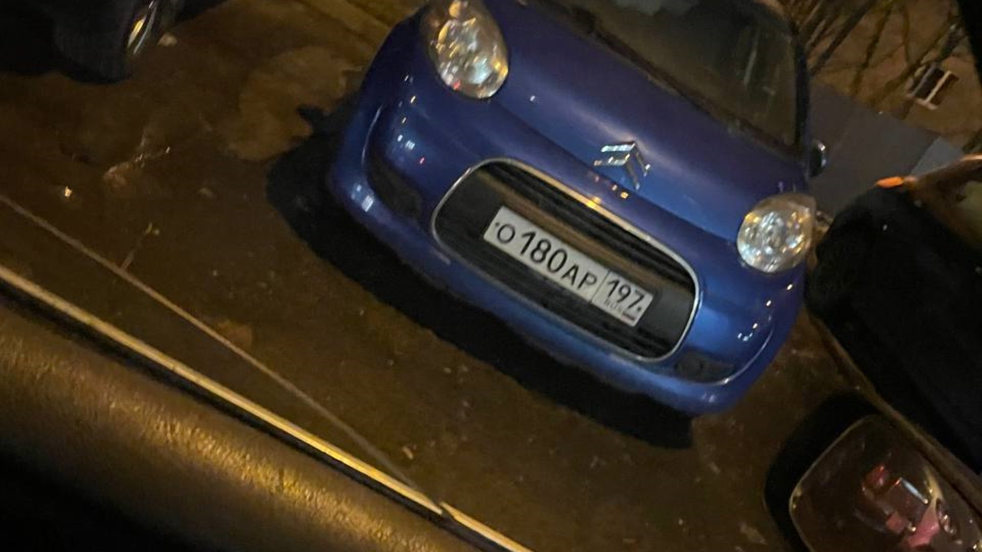 Автомобиль госномер О180АР197