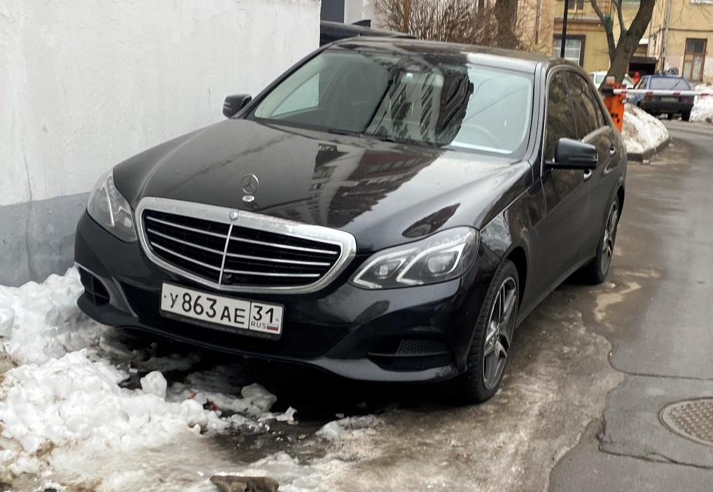 Автомобиль госномер У863АЕ31
