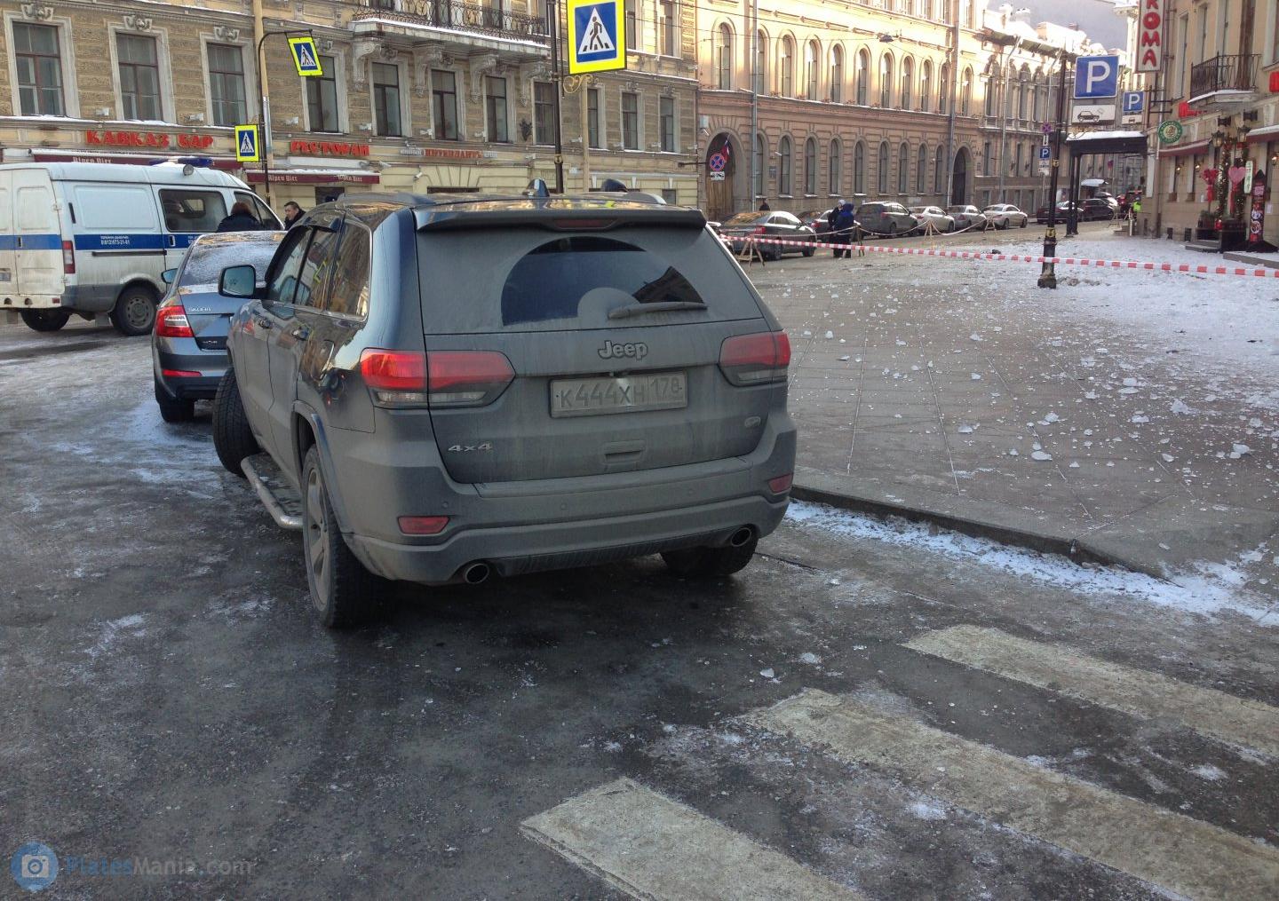 Автомобиль госномер К444ХН178