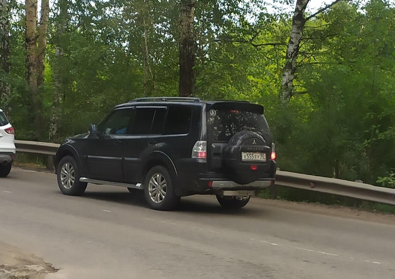 Автомобиль госномер Х555ЕУ90
