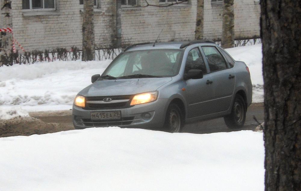 Автомобиль госномер М415ЕА29