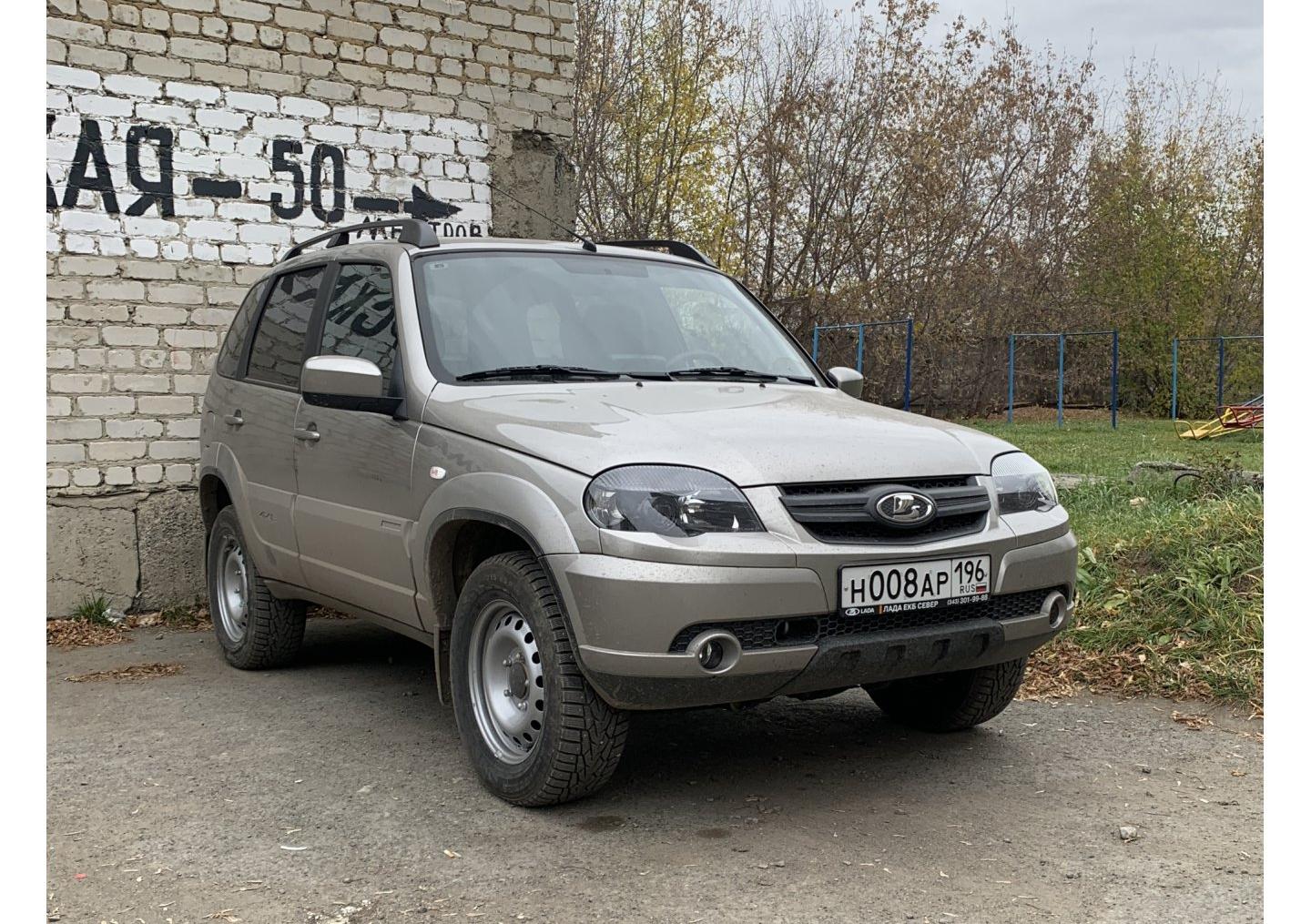 Автомобиль госномер Н008АР196
