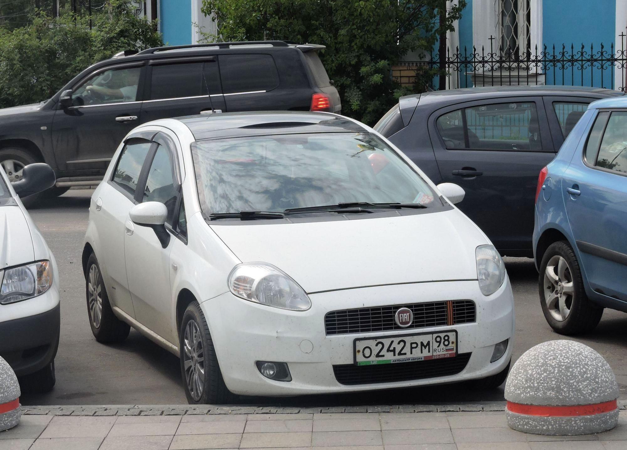 Автомобиль госномер О242РМ98