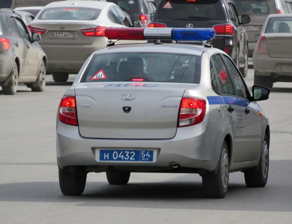 Автомобиль госномер Н043254