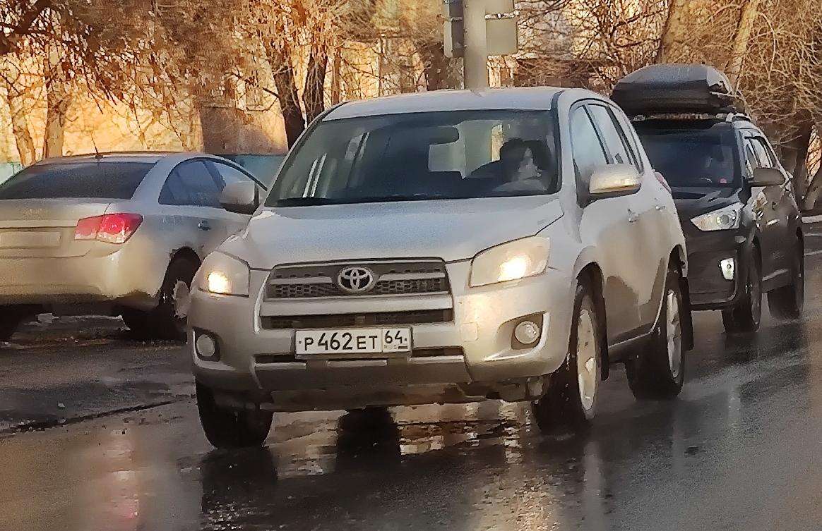 Автомобиль госномер Р462ЕТ64
