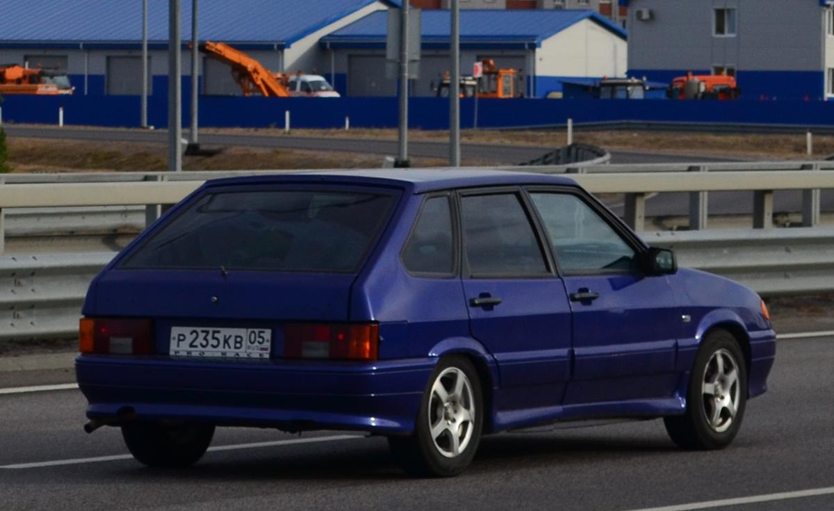 Автомобиль госномер Р235КВ05