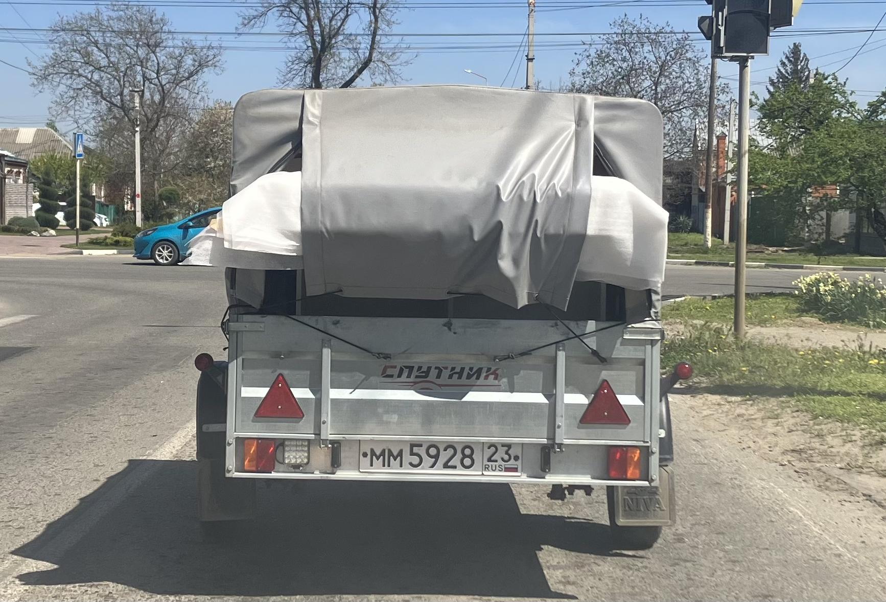 Автомобиль госномер ММ592823