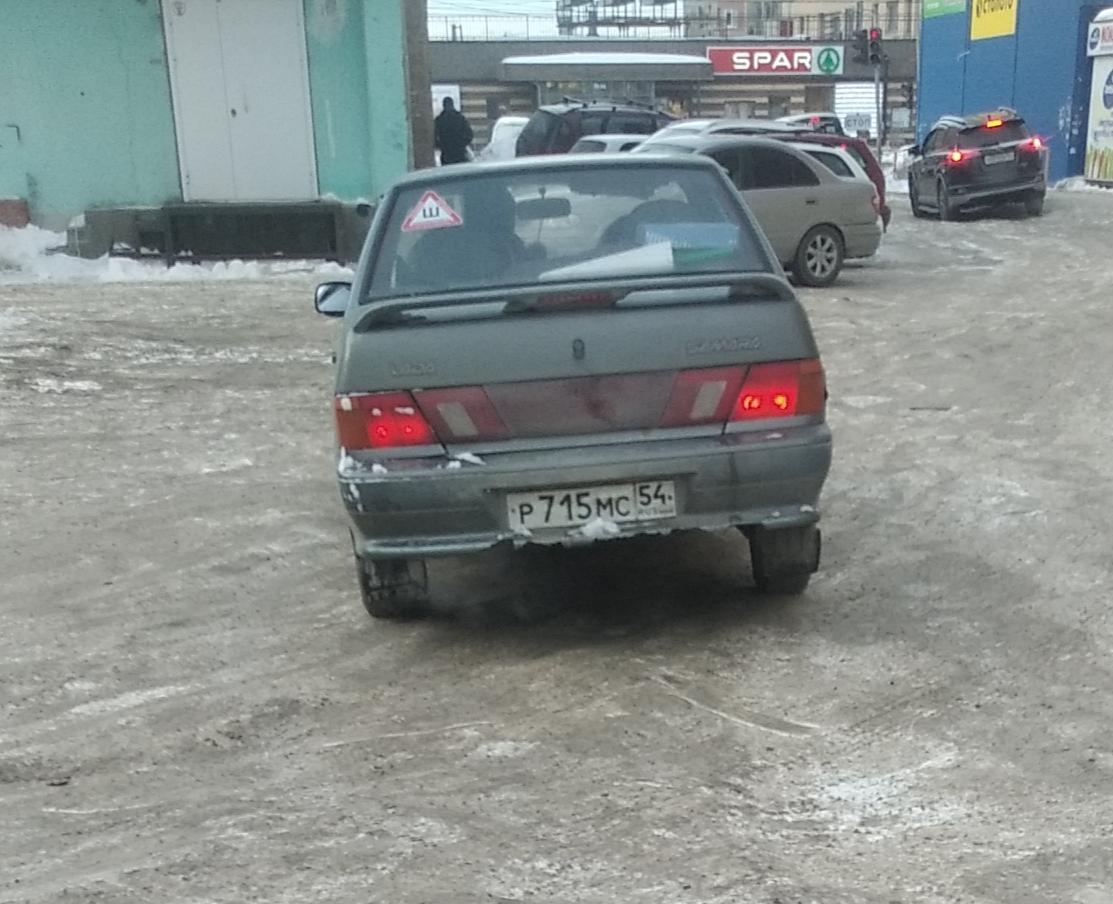 Автомобиль госномер Р715МС54