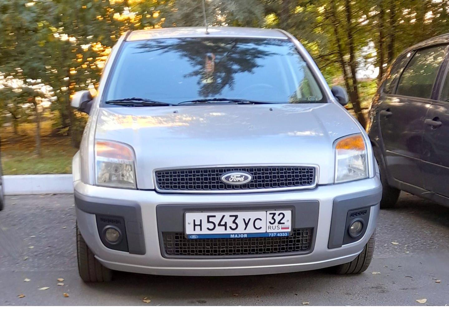 Автомобиль госномер Н543УС32
