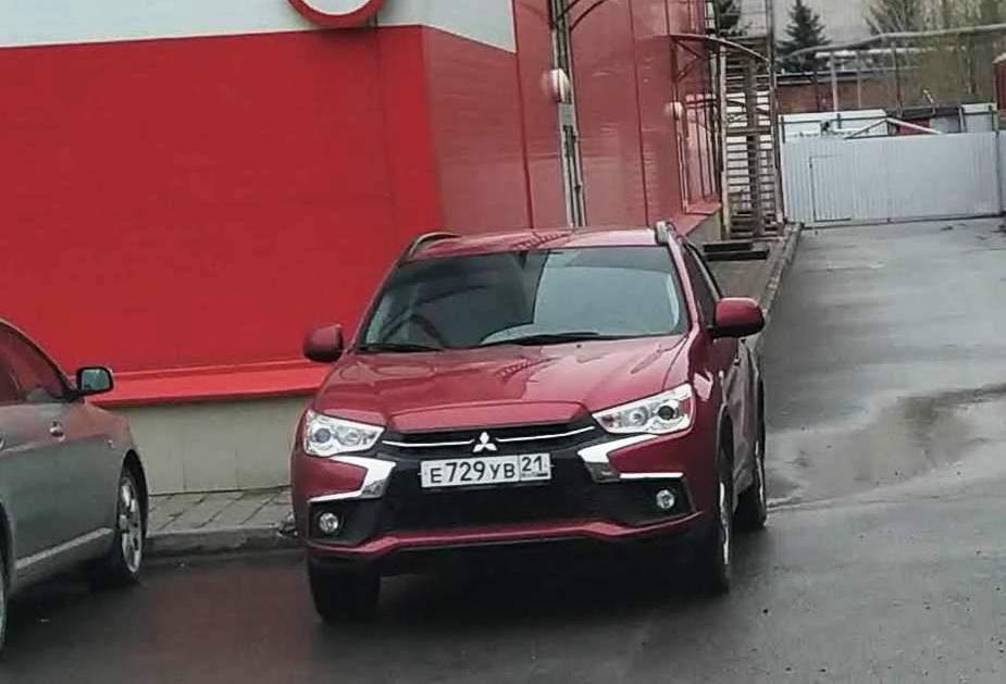 Автомобиль госномер Е729УВ21