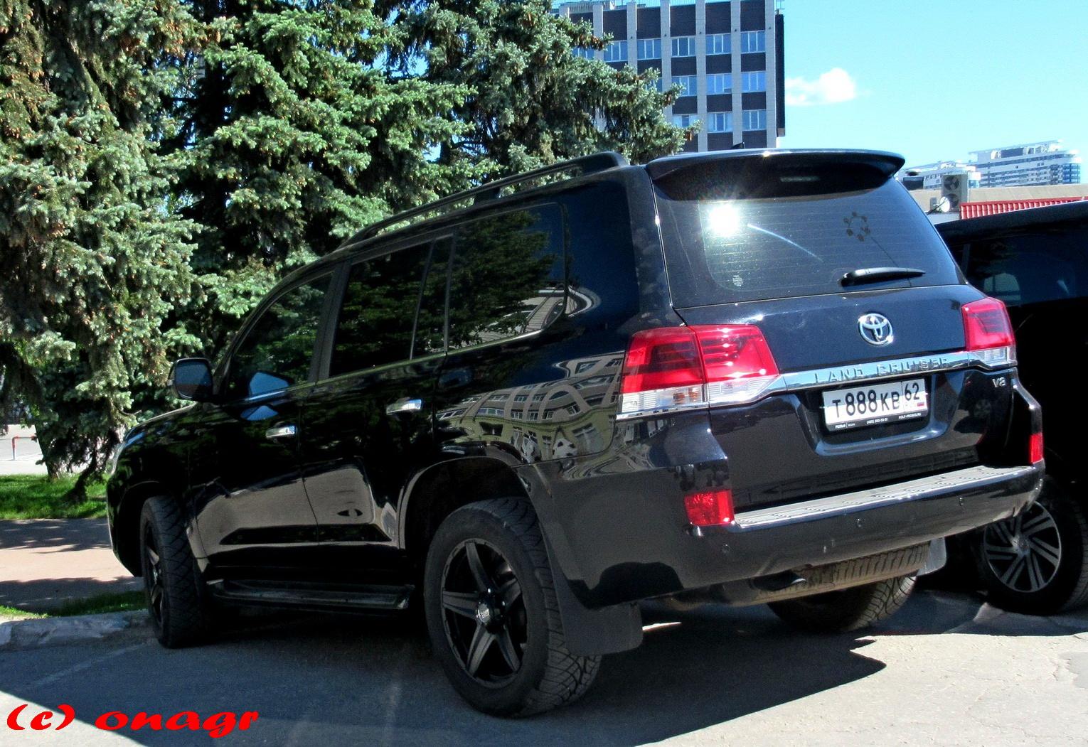 Автомобиль госномер Т888КВ62