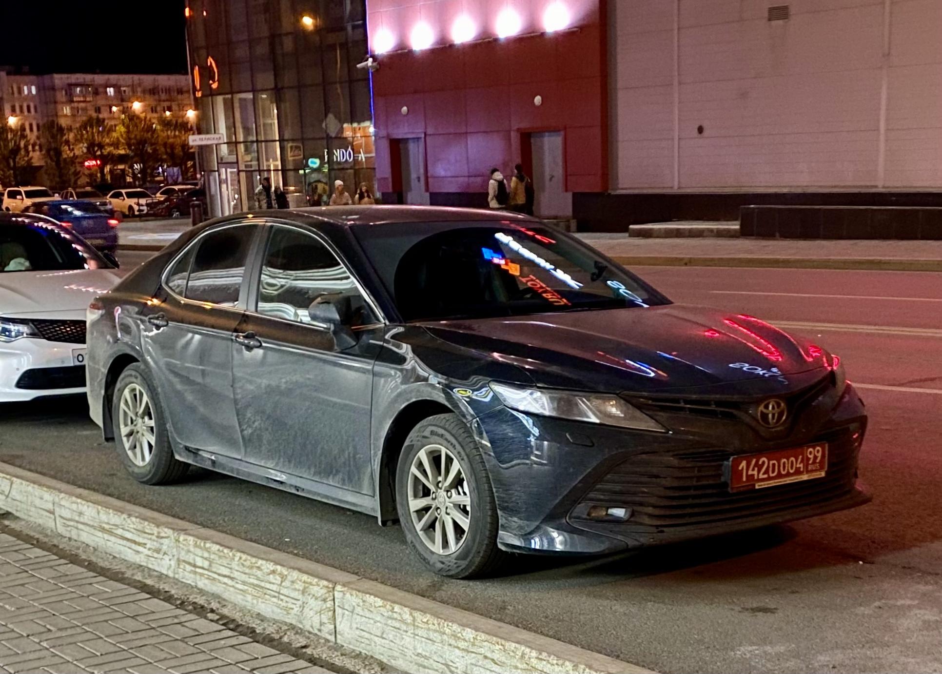Автомобиль госномер 142D00499