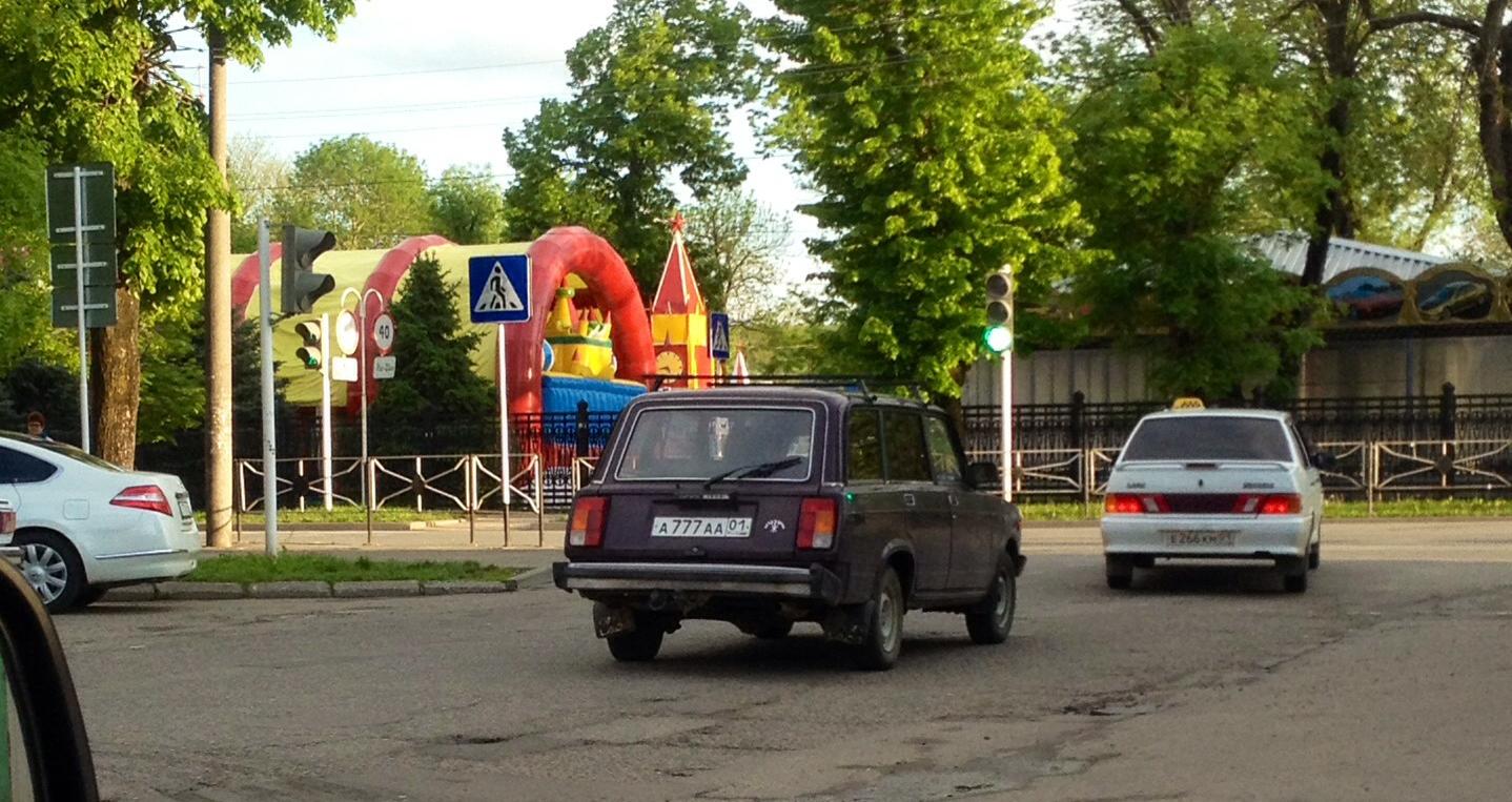 Автомобиль госномер А777АА01