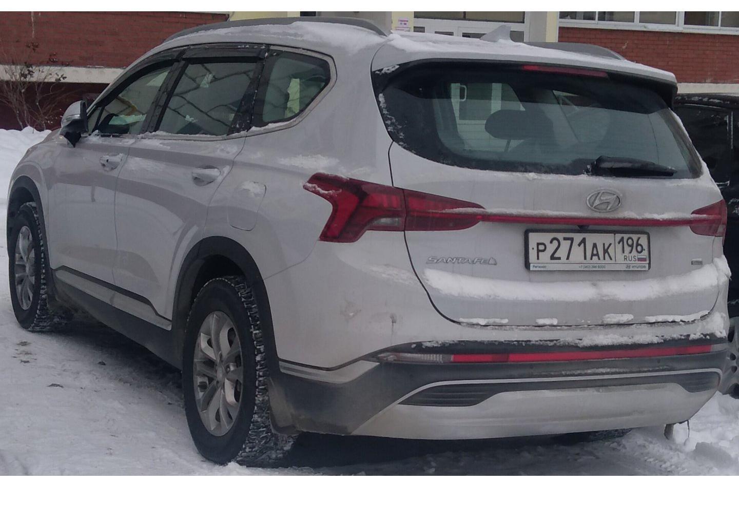 Автомобиль госномер Р271АК196