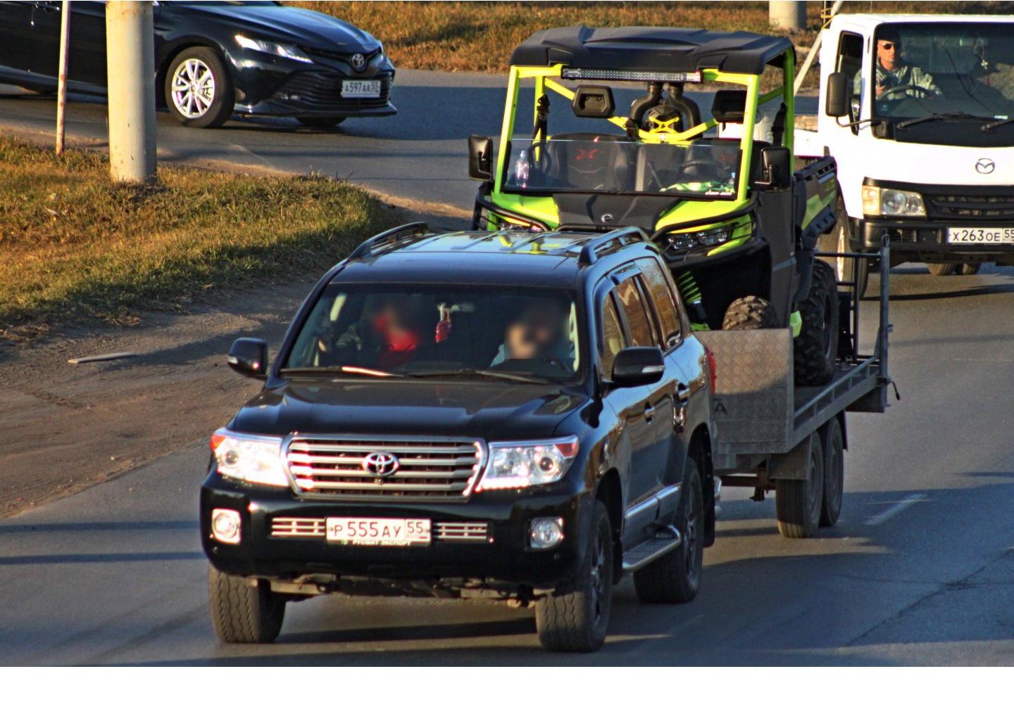 Автомобиль госномер Р555АУ55