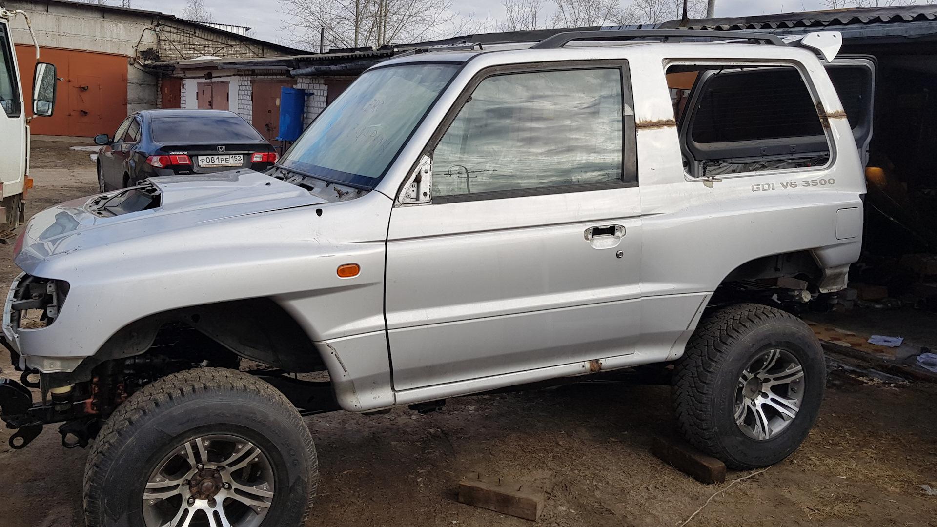 Автомобиль госномер Р081РЕ152