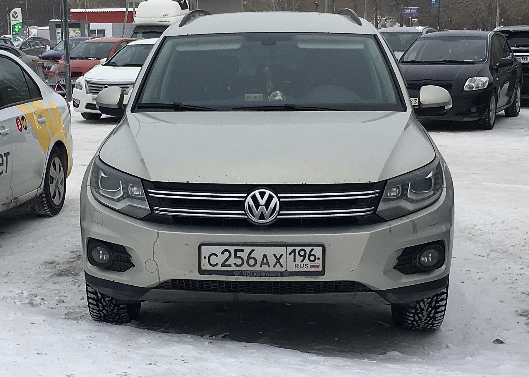 Автомобиль госномер С256АХ196