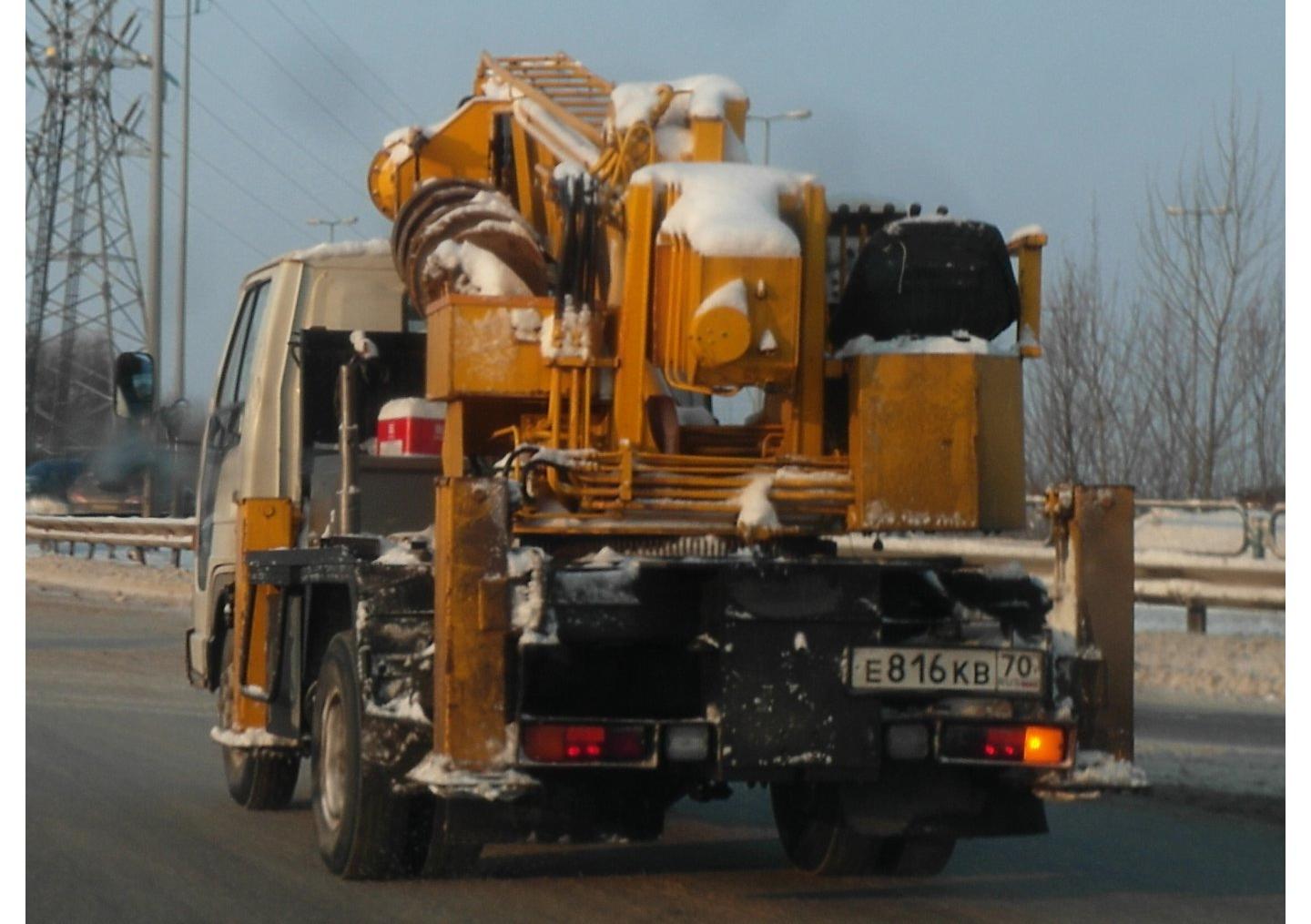 Автомобиль госномер Е816КВ70