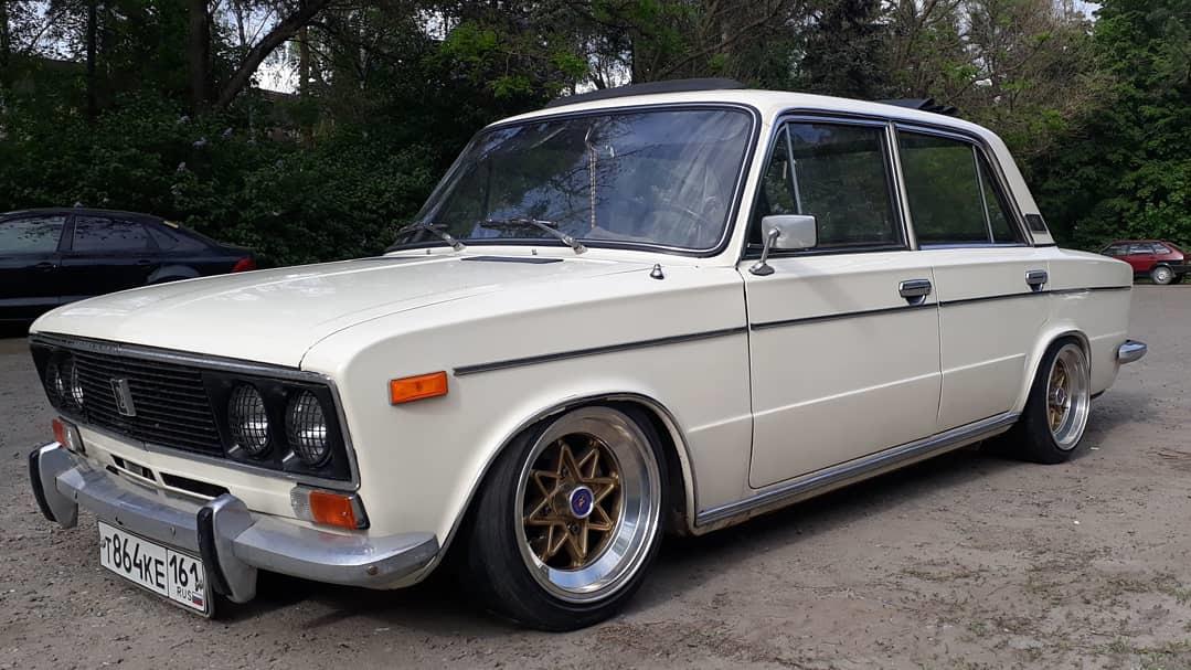 Автомобиль госномер А864КЕ161