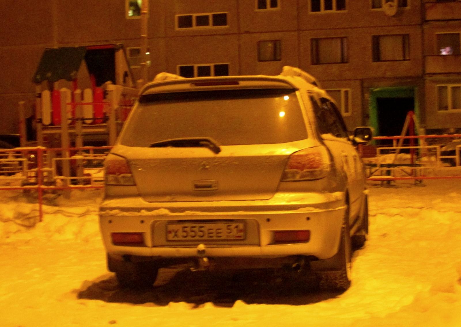 Автомобиль госномер Х555ЕЕ51