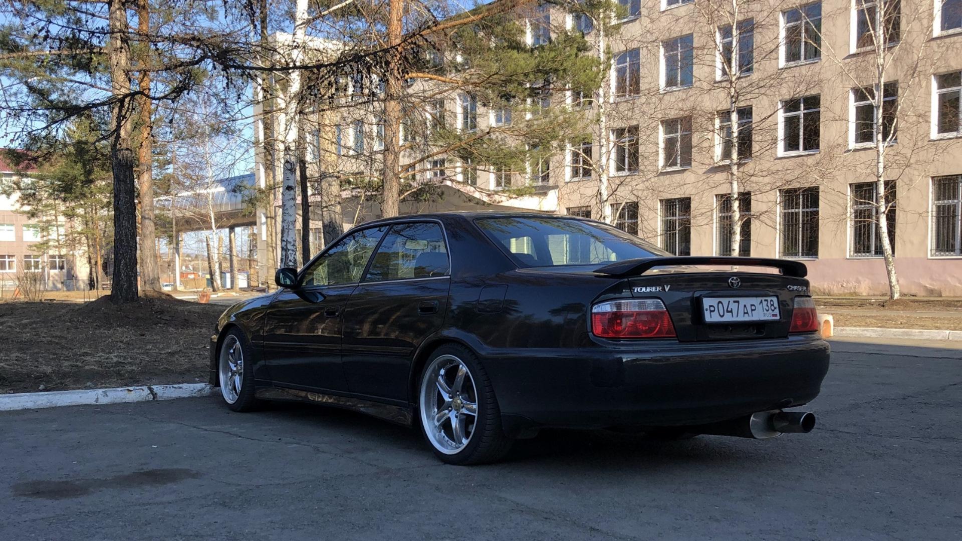 Автомобиль госномер Р047АР138