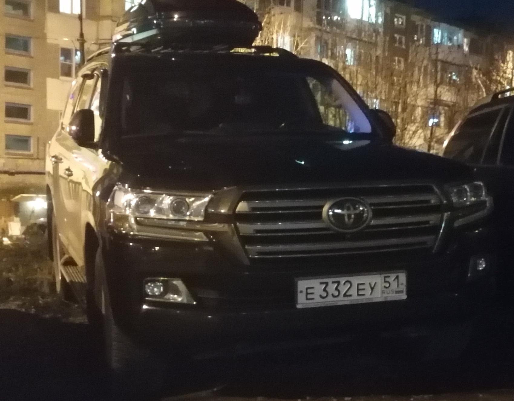 Автомобиль госномер Е332ЕУ51