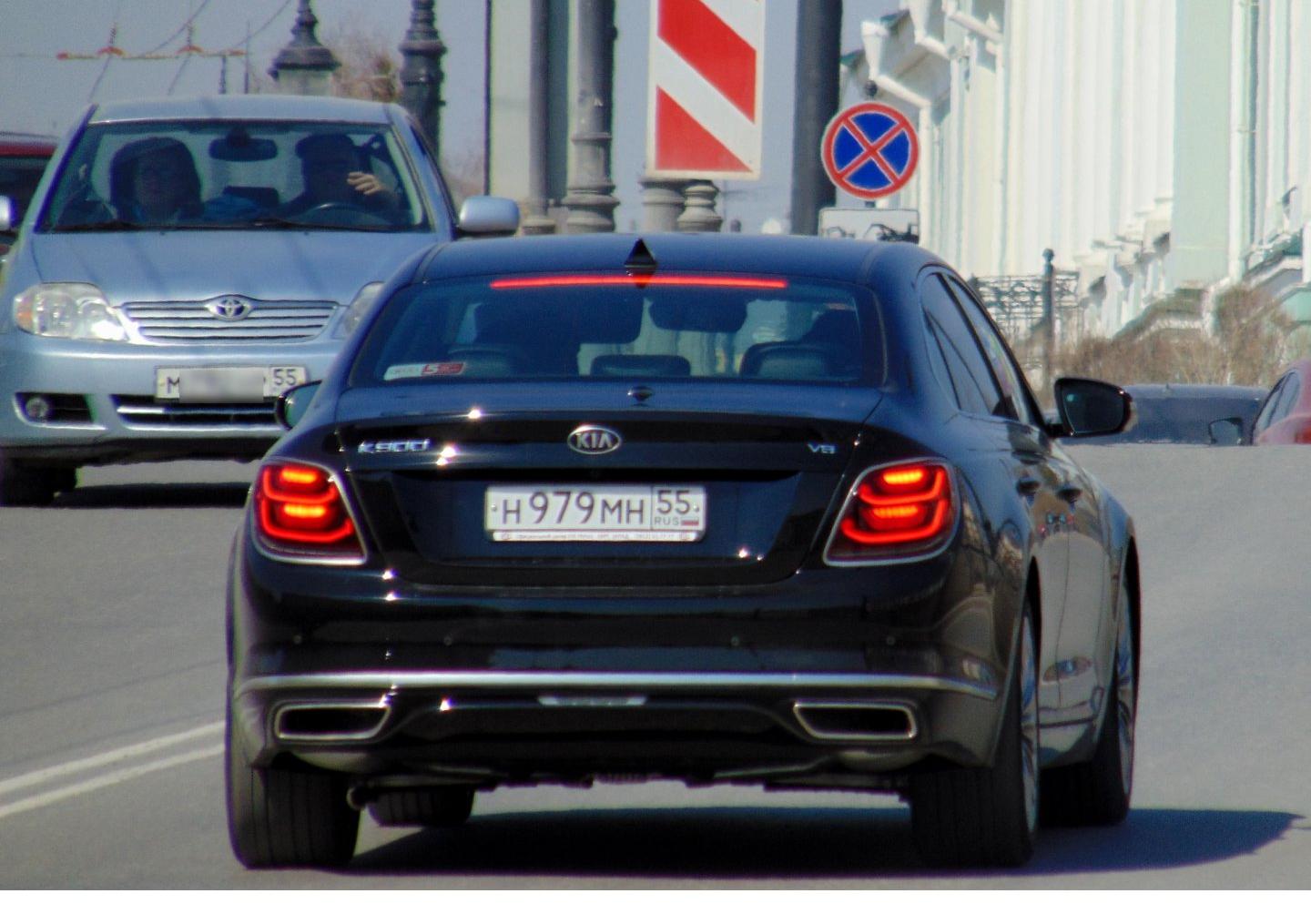 Автомобиль госномер Н979МН55